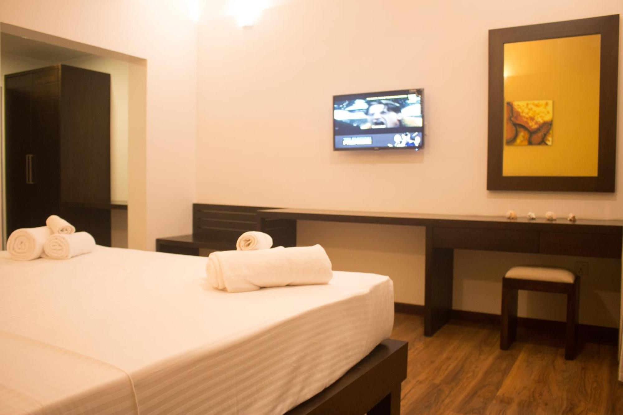 The Suite 262 Negombo Eksteriør billede